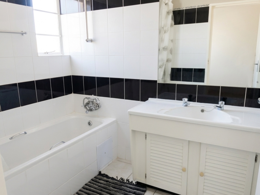 3 Bedroom Property for Sale in Protea Park North West